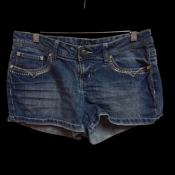 Earl Jeans Pants - Stylish Blue Denim Shorts